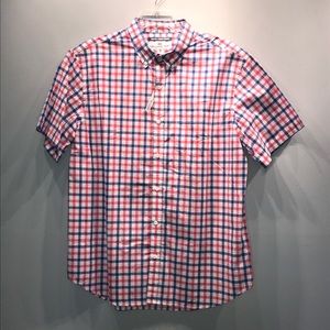 Short sleeve button down